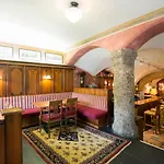 Mondschein Hotel 4*