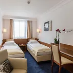 Mondschein Hotel 4*