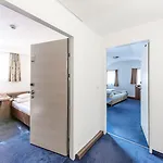 Mondschein Hotel 4*