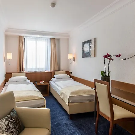 Hotel Mondschein 4*